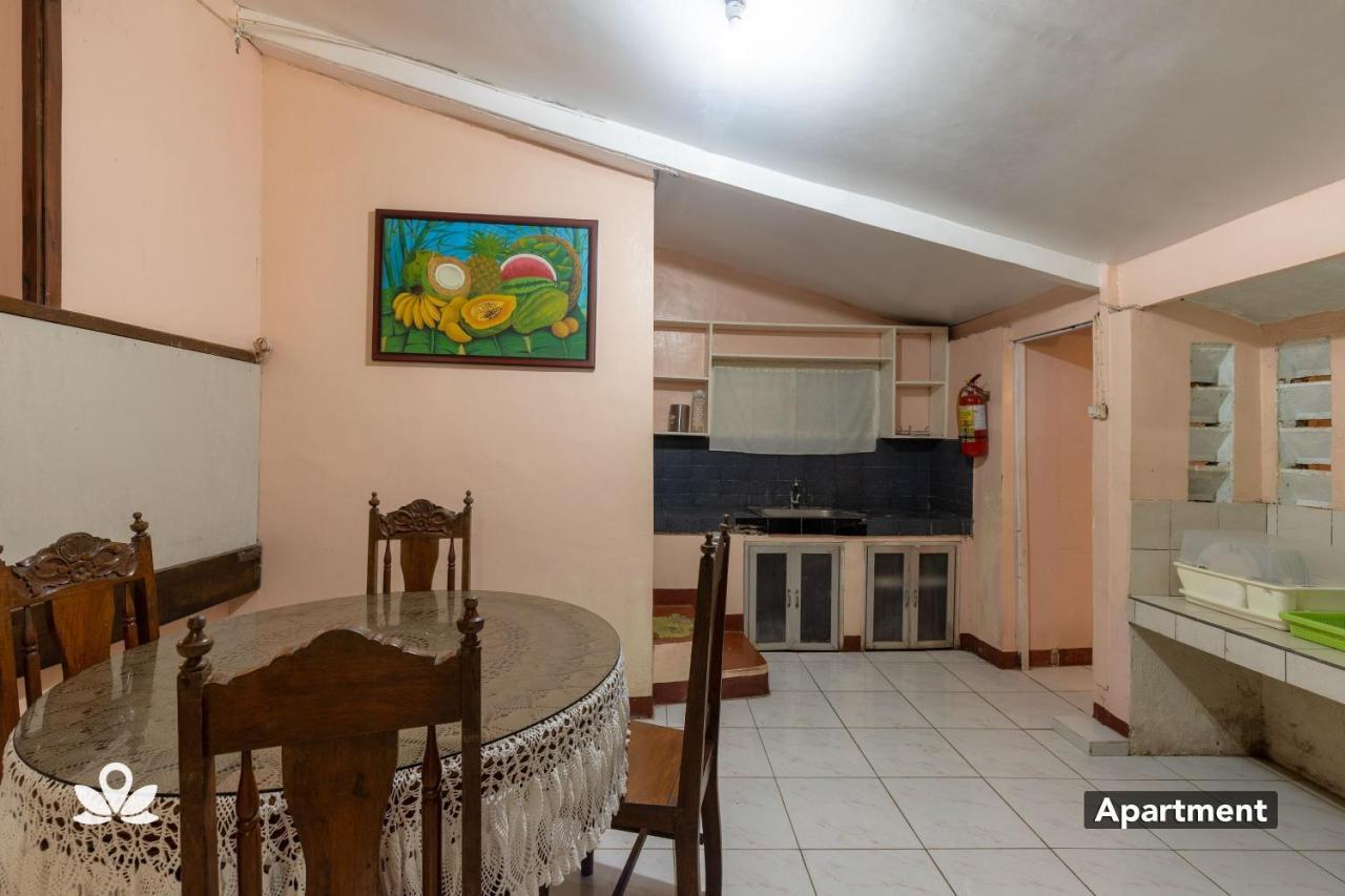 Auberge de jeunesse Almonte Transient House à Puerto Princesa Extérieur photo